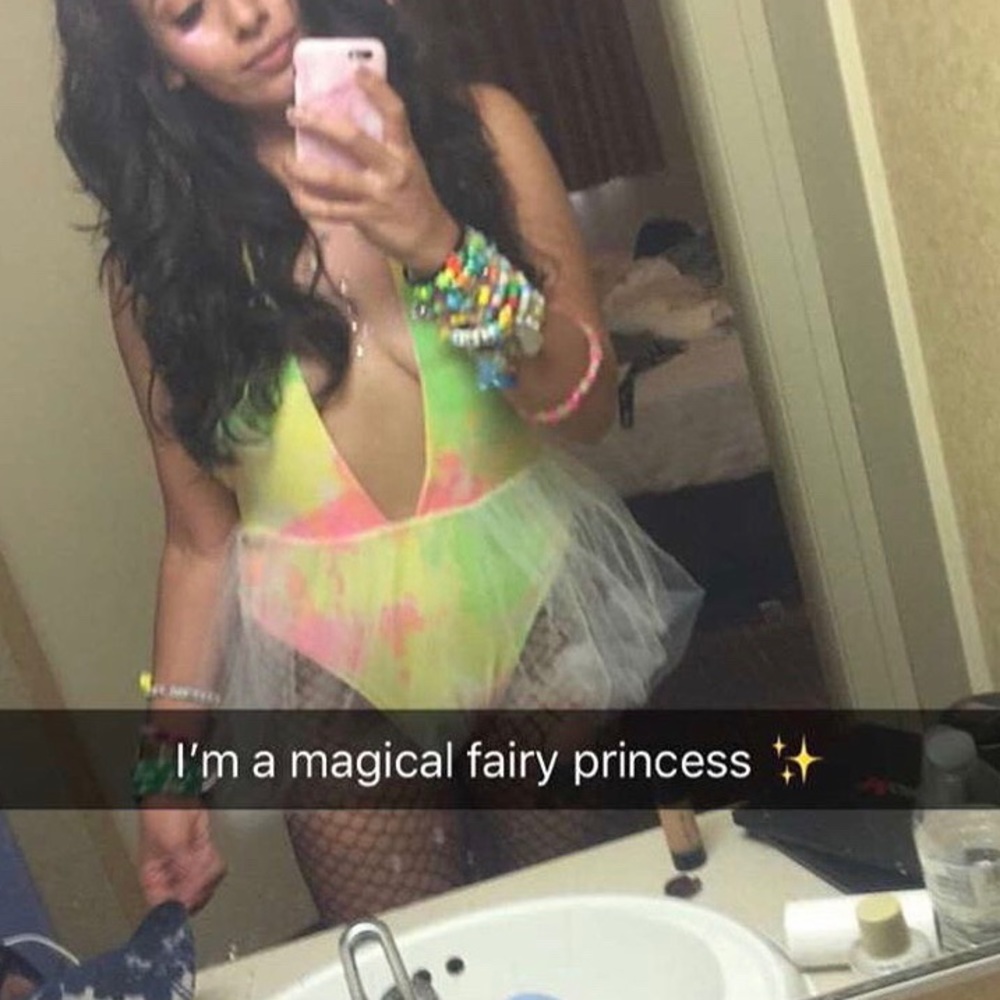 SOLD ⚠️ Hippie Princess bodysuit  👑 - Picture 4 of 4